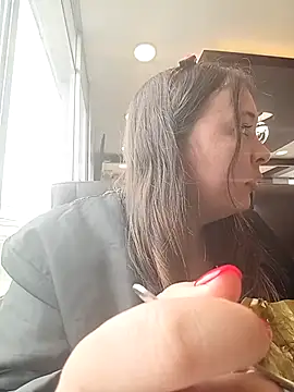 Lunna azul online show from 10.03.25