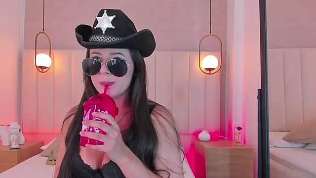 Snapshot of Dream_nena chatting on 10.27.25 Dream nena online show from 10.27.25