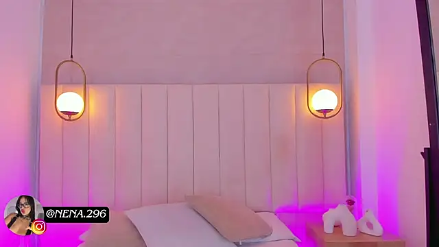 Snapshot of Dream_nena chatting on 11.26.25 Dream nena online show from 11.26.25