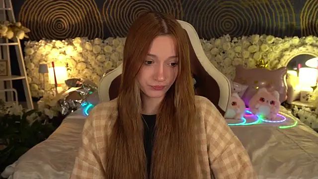Snapshot of FoxyMayy chatting on 05.17.26 FoxyMayy online show from 05.17.26