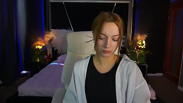 Snapshot of FoxyMayy chatting on 05.18.26 FoxyMayy online show from 05.18.26