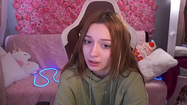 Snapshot of FoxyMayy chatting on 05.26.26 FoxyMayy online show from 05.26.26