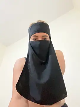 Snapshot of Wild-Nayra chatting on 10.16.25 Wild-Nayra online show from 10.16.25