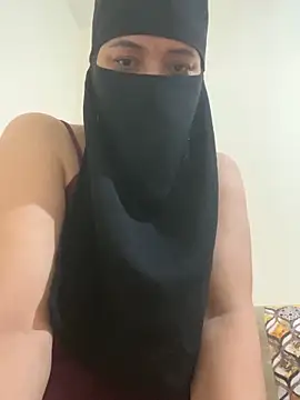 Snapshot of Wild-Nayra chatting on 10.30.25 Wild-Nayra online show from 10.30.25