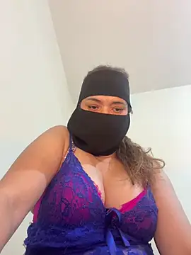 Snapshot of Wild-Nayra chatting on 02.04.26 Wild-Nayra online show from 02.04.26