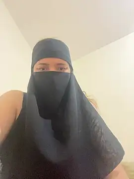 Snapshot of Wild-Nayra chatting on 02.12.26 Wild-Nayra online show from 02.12.26