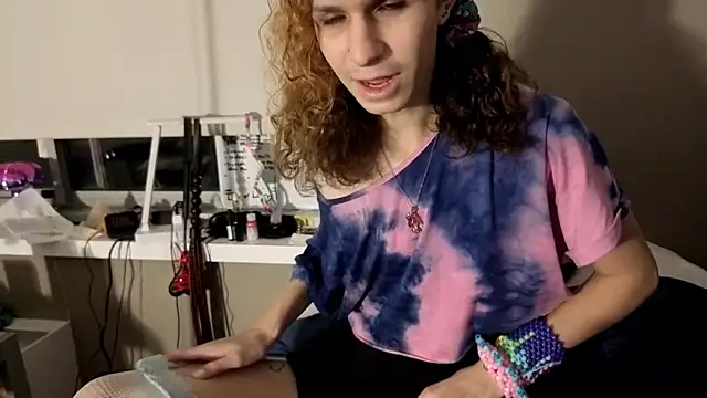 cuddlyavenue online show from 11.03.25