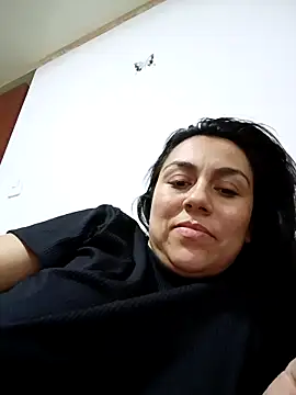 Snapshot of vanessa-titisM chatting on 10.19.25 vanessa-titisM online show from 10.19.25