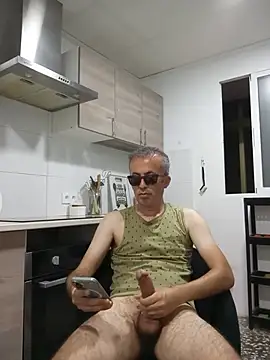 Snapshot of EmilioTaladdro chatting on 06.23.26 EmilioTaladdro online show from 06.23.26