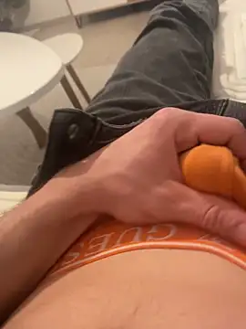 Milike 93 online show from 03.04.26