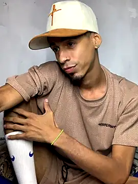 Snapshot of Alexx_1214 chatting on 09.13.25 Alexx 1214 online show from 09.13.25