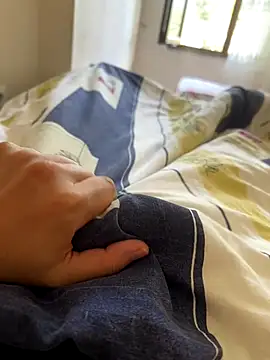 LAZ3R1 online show from 11.04.25