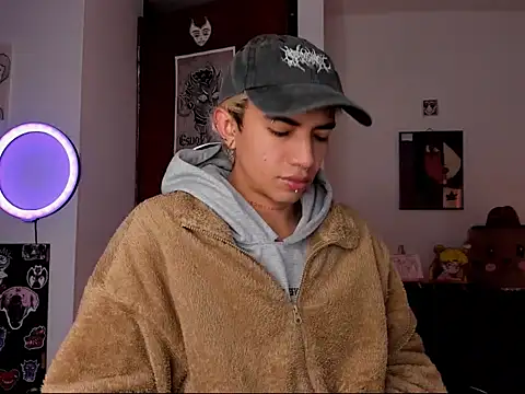 guynextdo0r online show from 10.08.25