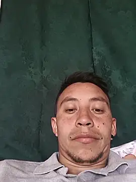 Snapshot of eslabon19 chatting on 12.16.25 eslabon19 online show from 12.16.25