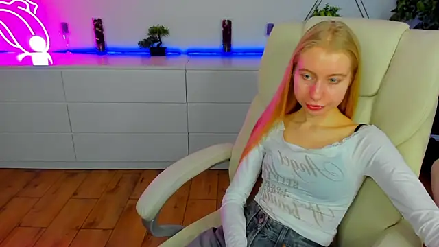 Alina Blonde online show from 11.24.25