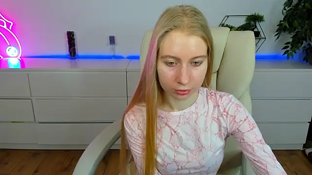 Alina Blonde online show from 03.17.26