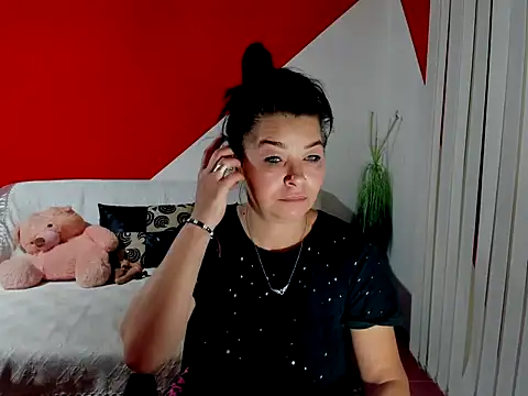 Snapshot of Soffy_Skye chatting on 09.28.25 Soffy Skye online show from 09.28.25