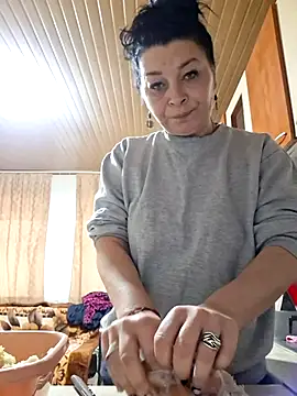 Soffy Skye online show from 11.21.25