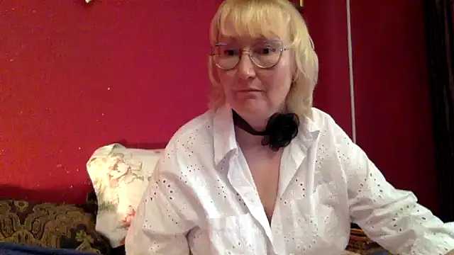 Snapshot of Zeyona chatting on 07.23.26 Zeyona online show from 07.23.26