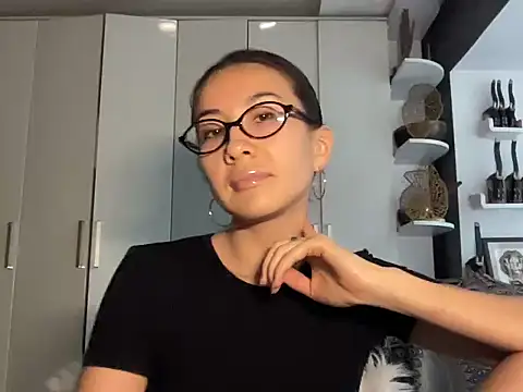 Snapshot of Kivoora chatting on 07.22.26 Kivoora online show from 07.22.26