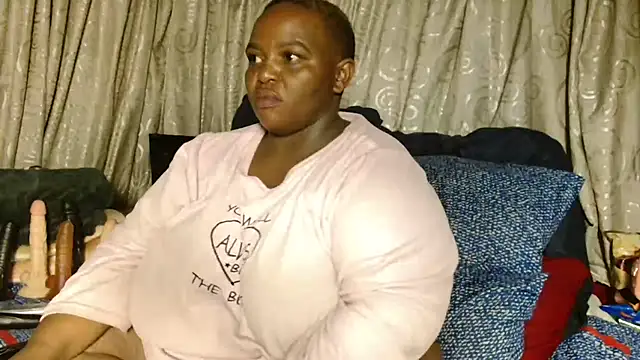 Snapshot of Bustyboobs02xx chatting on 01.15.26 Bustyboobs02xx online show from 01.15.26