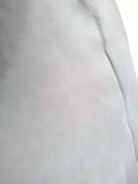 Lauraa-a online show from 10.21.25