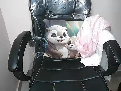 Snapshot of bold_naina chatting on 10.16.25 bold naina online show from 10.16.25