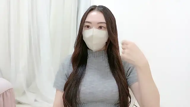  Mia land  online show from 10.13.25