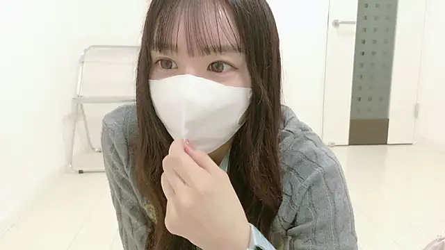  Mia land  online show from 02.12.26