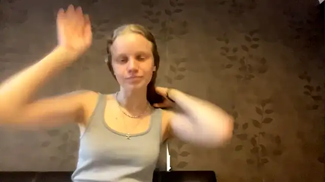 Snapshot of GlyndaCaver chatting on 09.25.25 GlyndaCaver online show from 09.25.25