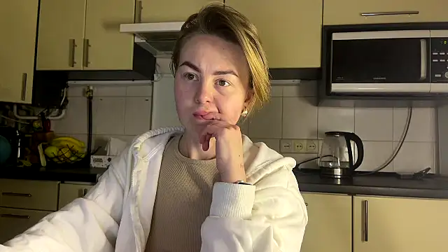 MartaLuna  online show from 04.07.26