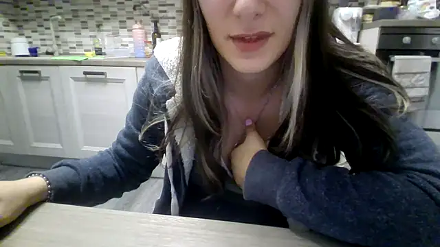 Snapshot of Camaleontica chatting on 10.16.25 Camaleontica online show from 10.16.25