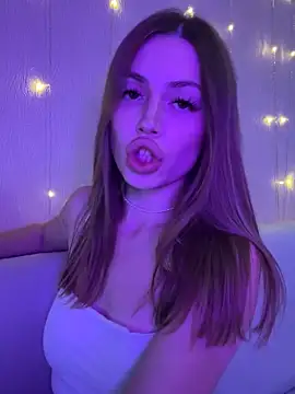 Elizabeth Tay online show from 10.29.25