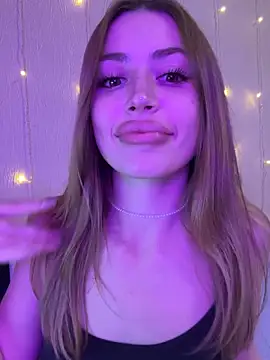 Elizabeth Tay online show from 11.25.25