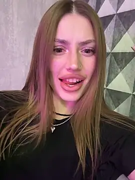 Elizabeth Tay online show from 03.18.26