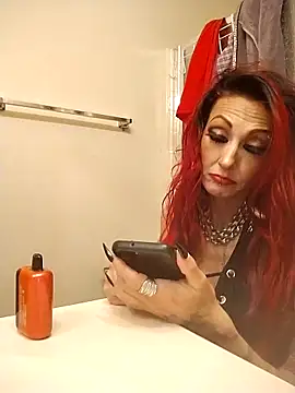 Snapshot of felony000 chatting on 11.08.25 felony000 online show from 11.08.25