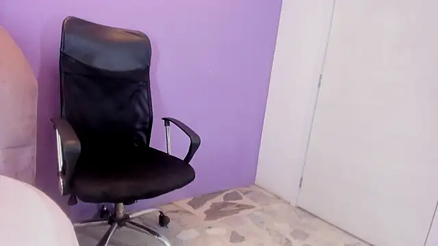 miajhonsonx online show from 11.15.25