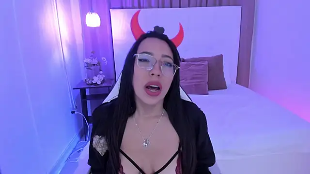 Snapshot of Diabla-09 chatting on 09.23.25 Diabla-09 online show from 09.23.25