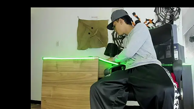 xxKamadevaxx online show from 10.26.25