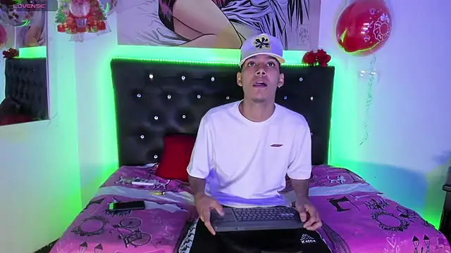 xxKamadevaxx online show from 12.16.25