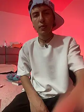 Snapshot of NaytonFreeman chatting on 10.21.25 NaytonFreeman online show from 10.21.25