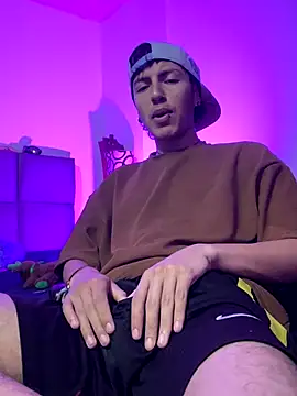 Snapshot of NaytonFreeman chatting on 11.14.25 NaytonFreeman online show from 11.14.25