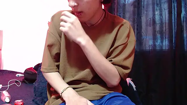 Snapshot of NaytonFreeman chatting on 11.26.25 NaytonFreeman online show from 11.26.25