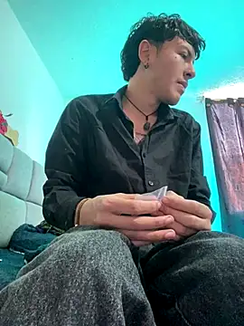 Snapshot of NaytonFreeman chatting on 12.22.25 NaytonFreeman online show from 12.22.25