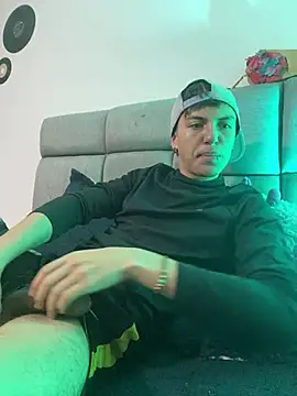 Snapshot of NaytonFreeman chatting on 02.19.26 NaytonFreeman online show from 02.19.26