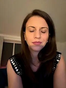 ScarlettNoirr online show from 11.19.25