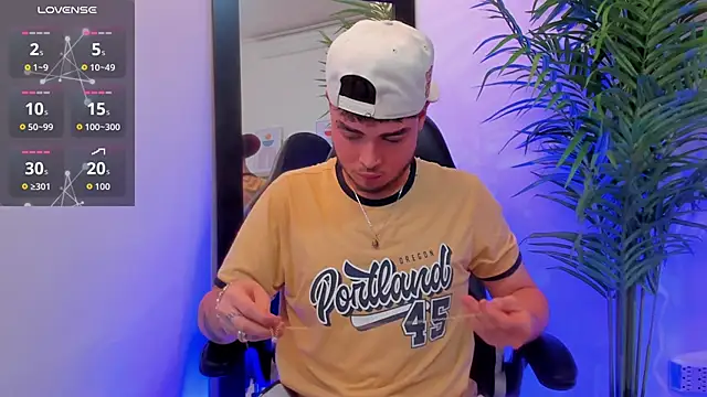 SALVATORE MULLER1 online show from 10.16.25