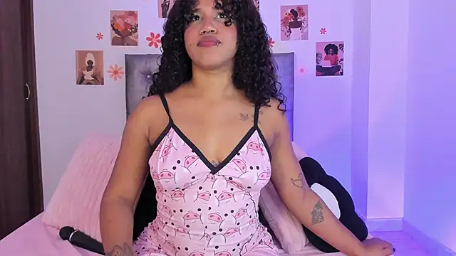 Snapshot of AfricaBell chatting on 06.18.26 AfricaBell online show from 06.18.26