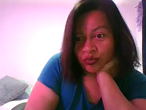 Snapshot of adri89-g chatting on 09.20.25 adri89-g online show from 09.20.25