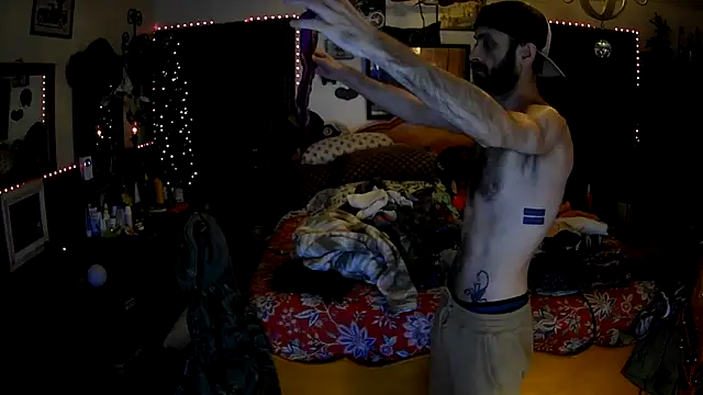 Snapshot of HarmoniousPhantasm3 chatting on 11.05.25 HarmoniousPhantasm3 online show from 11.05.25